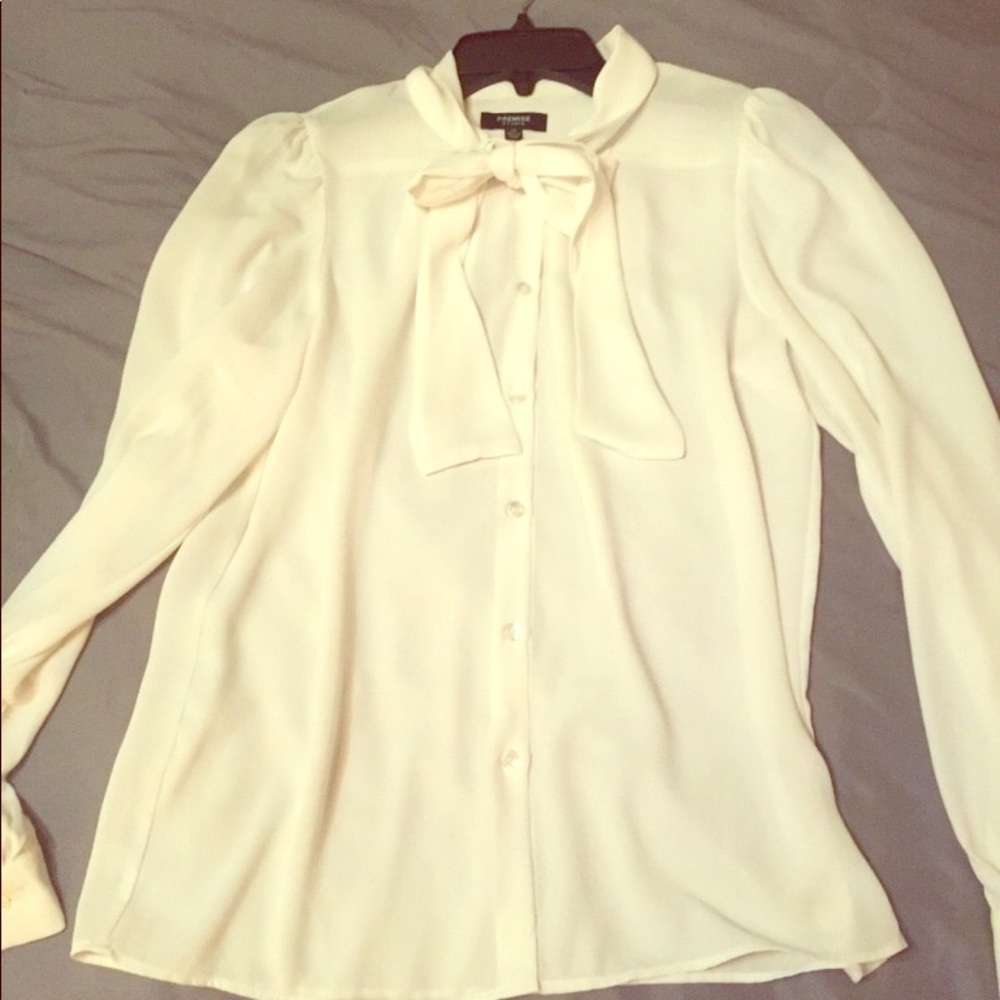 White button up bow tie top blouse 👚